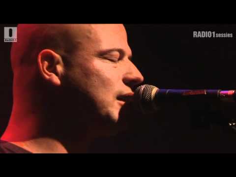 Radio 1 Sessie // Flip Kowlier & Raymond - 'in de fik'