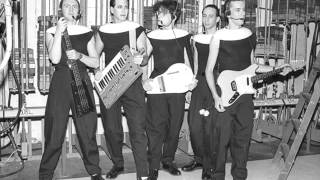 Devo- Speed Racer (Live In Boston 1982)