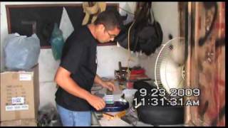 preview picture of video 'Alexandro trabalhando na loja (23/Setembro/2009)'