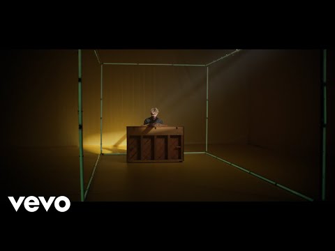 Saveus - Rainman (Lyric Video)