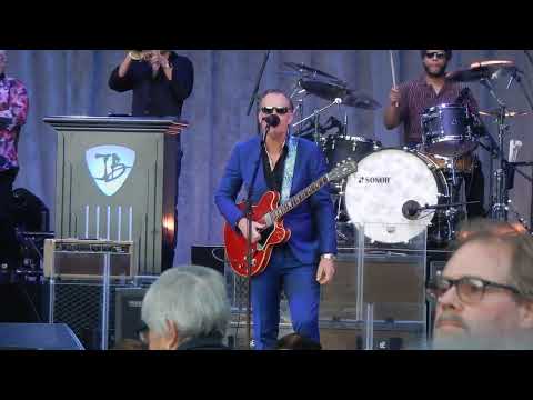 Joe Bonamassa "You Upset Me Baby" in Kettering, Ohio