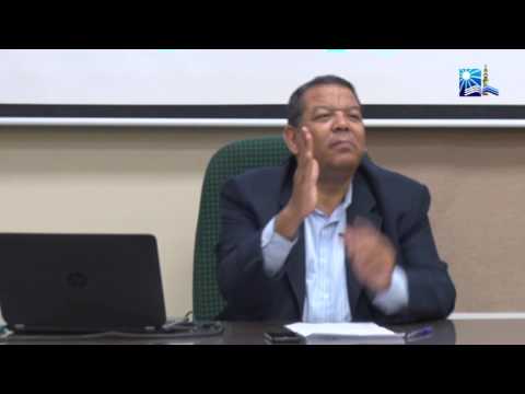 الدكتور/ طريف شوقي (من البرنامج التدريبي للموظفين الماليزيين)