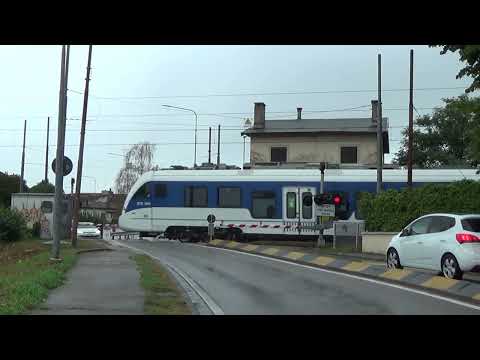 Passaggio a livello con semibarriere di via Don Giovanni Bosco - Udine / Level Crossing
