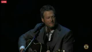 Blake Shelton - She&#39;s Got A Way With Words | Acoustic 06.06.16