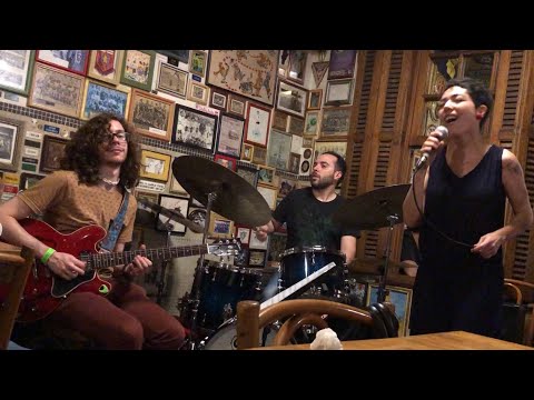 O Trem Azul (Lô Borges) - V. Moreno, S. Soares, I. Bollos, M. Pipoquinha e J. Sansão