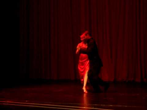  Andrea Misse  and  Javier Rodriguez  are  dancing  to  the  milonga  "  Milonga De Mis Tiempos  "