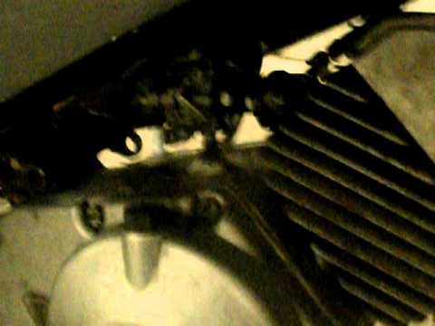 Gaźnik Walbro z piły w silniku Dezamet kręcenie