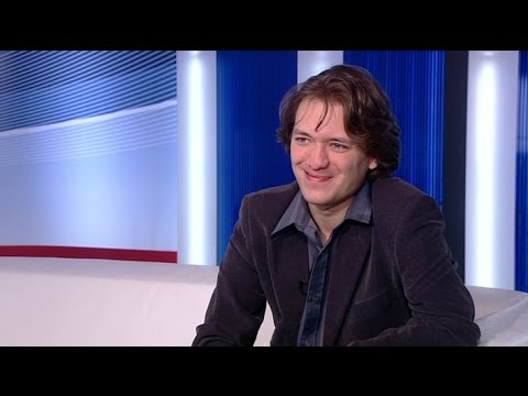 Banda Ádám szólókoncertje a Fonóban