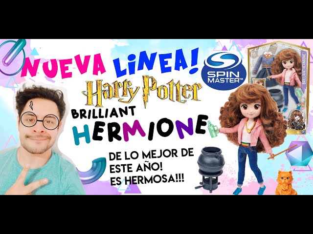 Vídeo relacionado con Wizarding World Harry Potter Muñeca Hermione Luminosa 20 cm con Patronus y Túnica Hogwarts, desde 5 Años