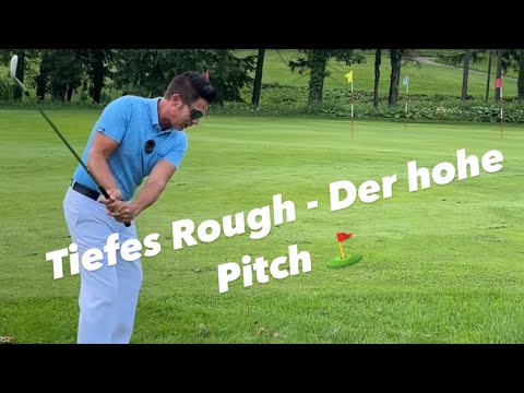 Der tief im Rough eingebettete Ball - Kurzer hoher Pitch