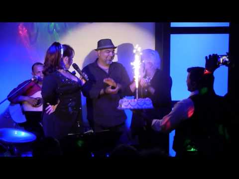Annia Linares Canta Happy Birthday Marlen y Dayron!!