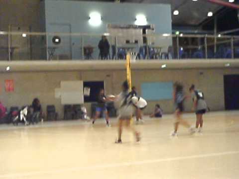 susana and hannah u15 netball