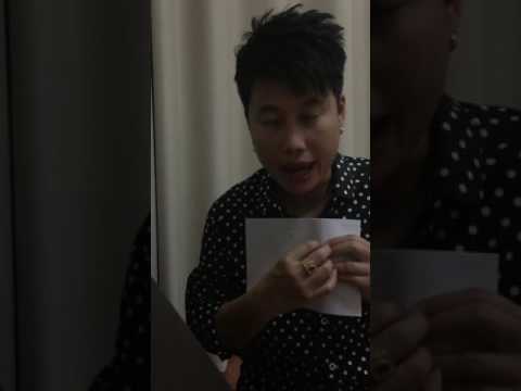 ทารก 5 เดือน suckles เล็ก ๆ น้อย ๆ ขนาดเต้านม 2 หลังการผ่าตัด
