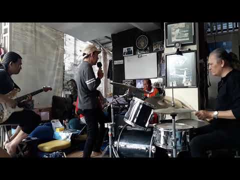 dia - harvey malaiholo (latihan)