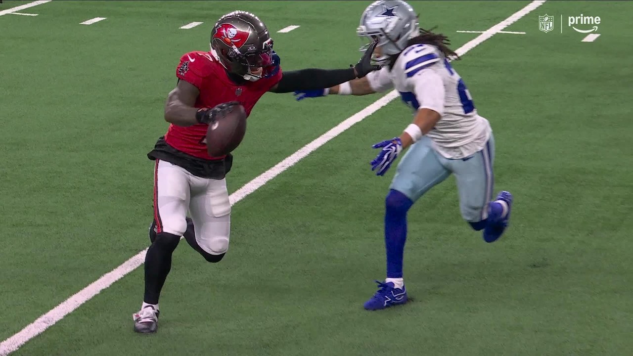 BUCCS RESPOND RIGHT BACK ! BUCKY IRVING HITS THE CORNER FOR A TD