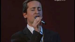 Miguel Capucho, Maria Ana Bobone e Rodrigo Costa Félix - "Olhos Negros"