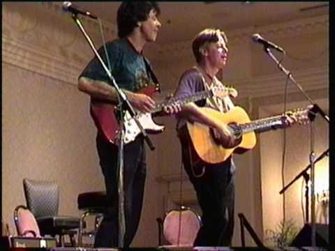 Tommy and Phil Emmanuel,1999, playing "Wonderful Land" by The Shadows.