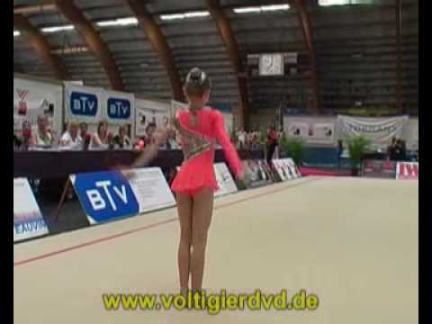 01 - Nella PEETERS - Free Hand - Rhythmic Cup Mol 2009