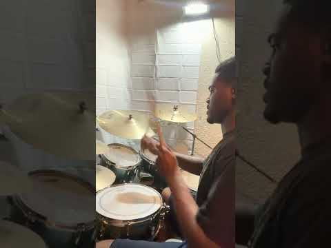 FDT After church jam drumless (drum cover )