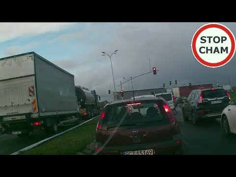 Chaos na skrzyżowaniu z DK1