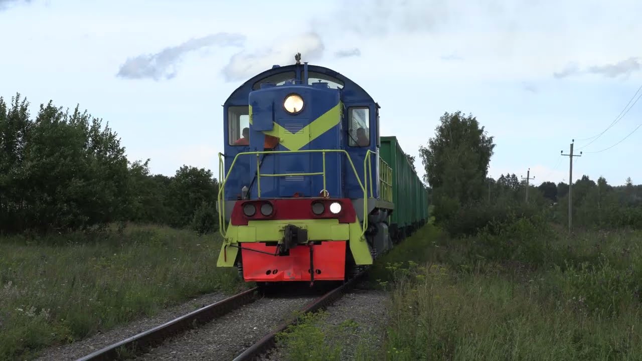 Тепловоз ТЭМ2-688 на быв ст. Убья / TEM2-688 at ex Ubja station