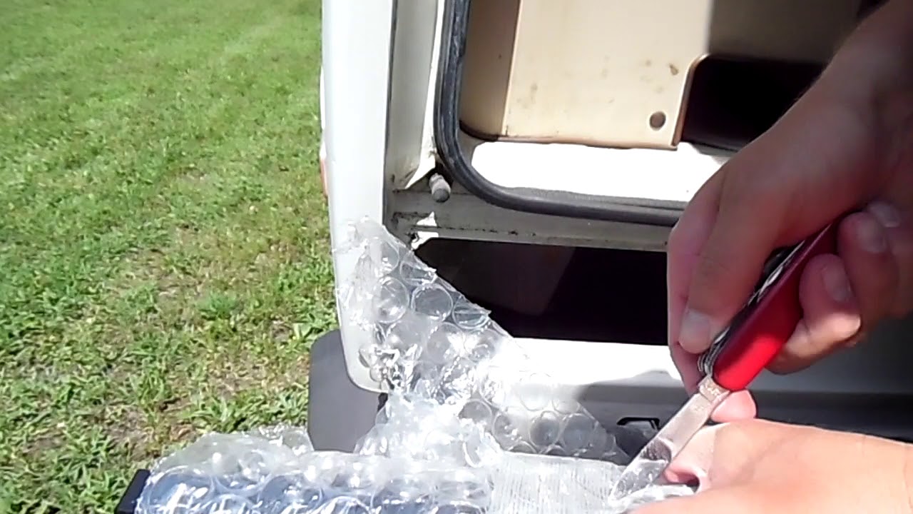 Milo the Vanagon Rear Taillights Install