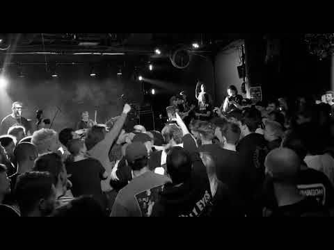 No Pressure - Deal LIVE Ghent Belgium Chinastraat Belgium ( PunkRock ) Blink 182