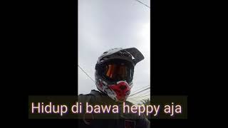 Download lagu Story WA Happy mp3