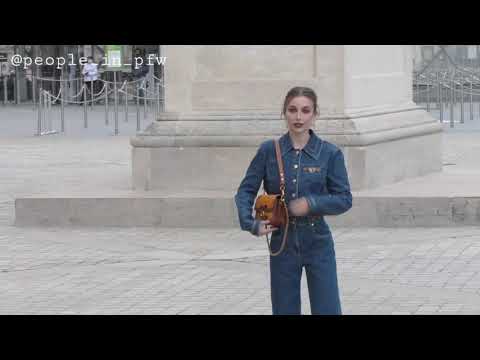 Emma Chamberlain - Louis Vuitton Spring Summer 2022 fashion show in Paris - 05.10.2021