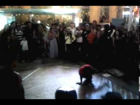 YONGE-DUNDAS SQUARE, Rulentlez 2012