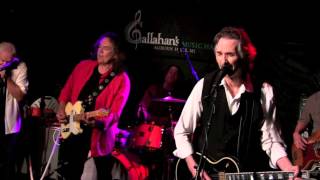 ''TOO CLOSE FOR COMFORT'' - MYSTERY TRAIN feat Jim McCaty