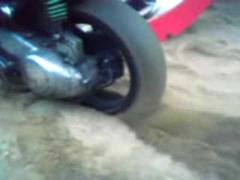 lite Burnout med moppe