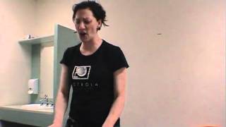 Hilarious - Amanda Palmer rehearsing &#39;Vegemite&#39; backstage