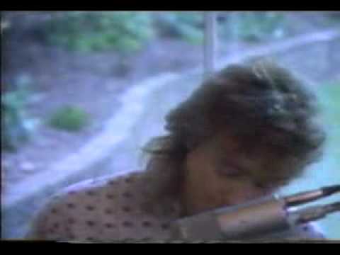 download lagu mp3 mp4 JULIAN LENNON Mp3, download lagu JULIAN LENNON Mp3 gratis, unduh video klip JULIAN LENNON Mp3