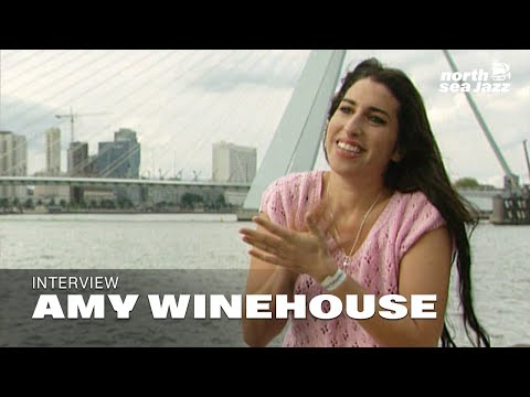 Amy Winehouse - Interview & 'In My Bed'  live | North Sea Jazz 2004