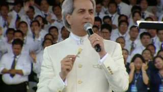 Benny Hinn sings "EL SHADDAI" (with lyrics)