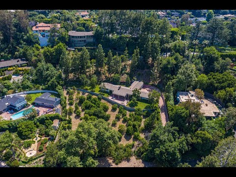 3915 Alomar Drive | Sherman Oaks - The Agency