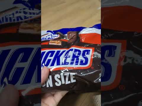 Snickers Chocolate bar Fun Size, #sweet #shorts #shortvideo