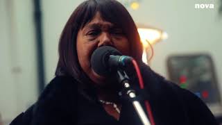 The Como Mamas -  I can’t thank him enough | Live Plus Près De Toi