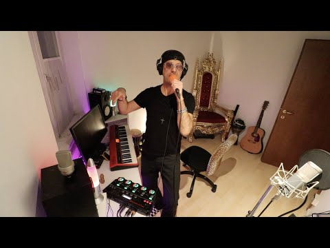 Musician improvises House Music Song "2/2/2022 Two's Day On A Tuesday"