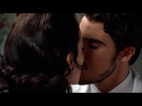 Amar C470 T3 -  Jorge y Laura se besan