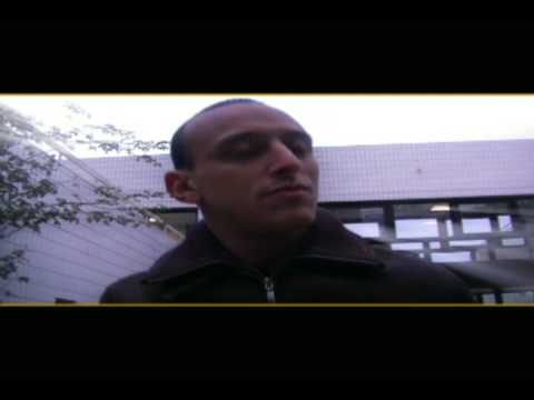 Ades avec Roznoir "Ton moment fait mal"