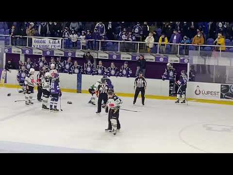 Jack Suter - Toth Adrian box, UTE - FTC hockey derby