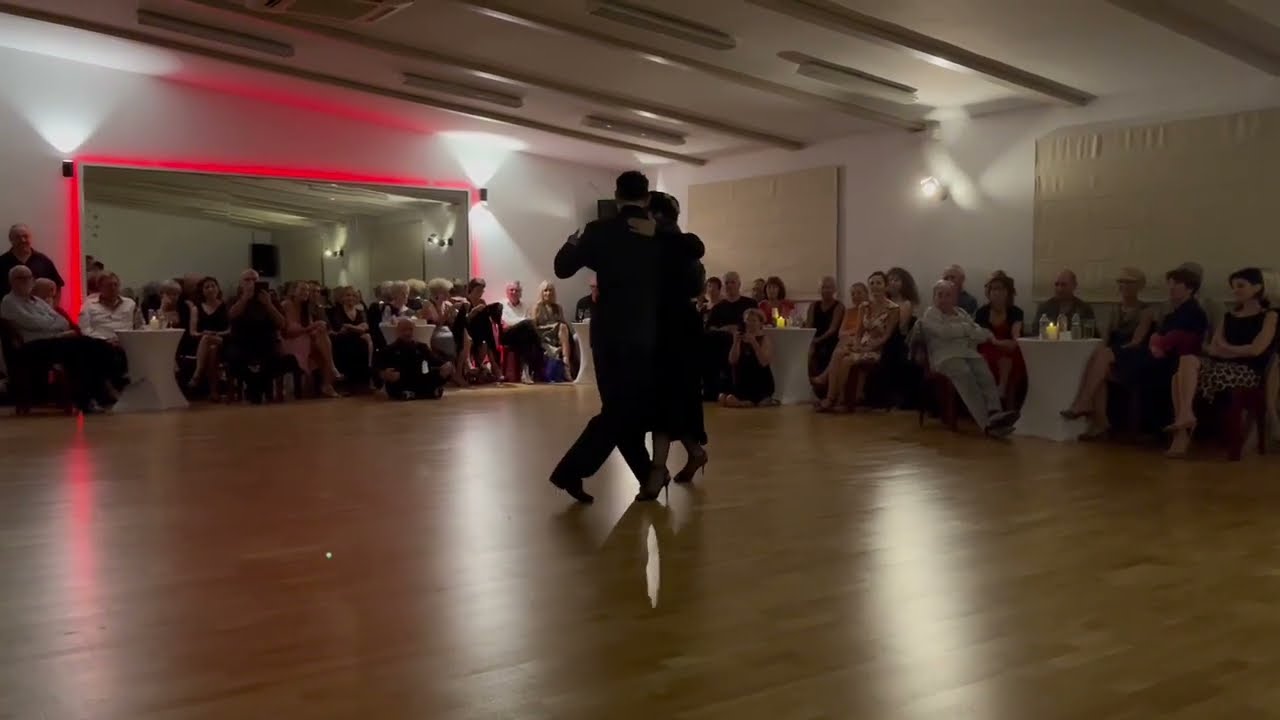 Barbara Ferreyra y Agustin Agnez-3/5-"La Milonga que Faltaba" Orq.Donato-Marsella, Francia