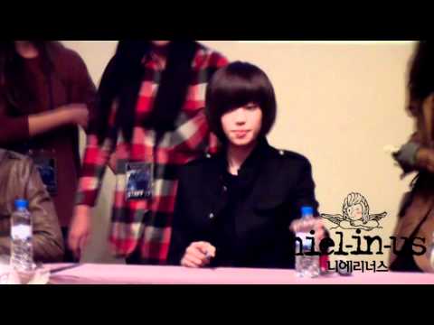 [FANCAM] 120130 What gift did Niel receive at Incheon Fansigning event?