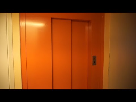 1987 KONE roped hydraulic elevator @ Östra Skolgatan 8, Arvidsjaur, Sweden