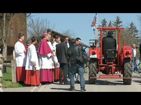 "Bauer sucht Gott" - Traktorenwallfahrt in Speiden
