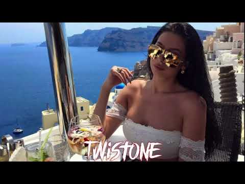 ELLE FAIT SA HOT (SNIPSIDE x MAERE)