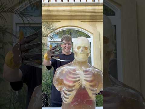 Horrorfilmwaffen im echten Leben testen!