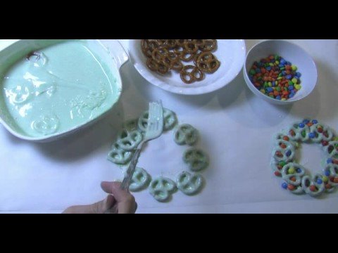 download lagu mp3 mp4 Chocolate Pretzel Wreaths Recipe, download lagu Chocolate Pretzel Wreaths Recipe gratis, unduh video klip Chocolate Pretzel Wreaths Recipe